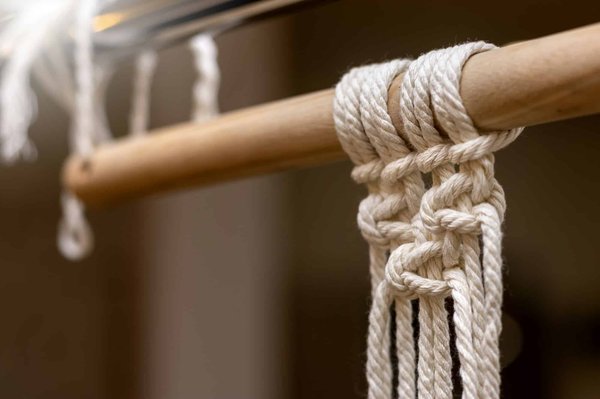 Comment réaliser un sac à main DIY en macramé pour un look boho-chic ?